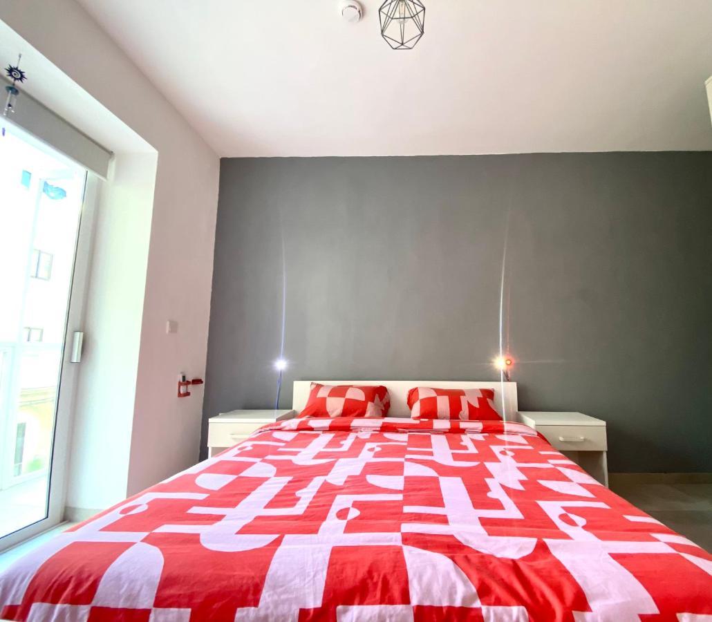 Central Private En-Suite With Balcony In Shared Residence Pietà Exterior foto