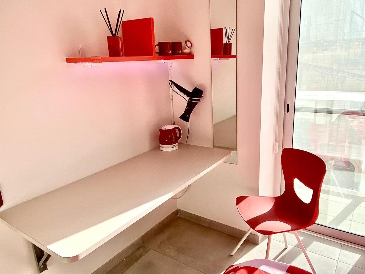 Central Private En-Suite With Balcony In Shared Residence Pietà Exterior foto